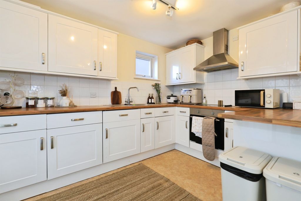 Additional image 7 of 2 bed flat for salePark Lane, Kidderminster DY11