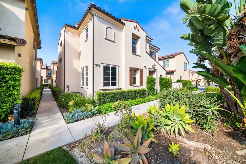Additional image 3 of 208 W Cork Tree Dr, Orange, CA 92865