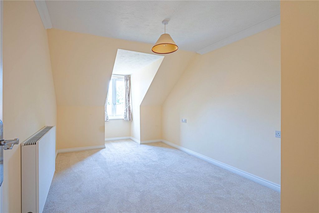 Additional image 16 of 2 bed flat for saleHigh Street, Berkhamsted, Hertfordshire HP4