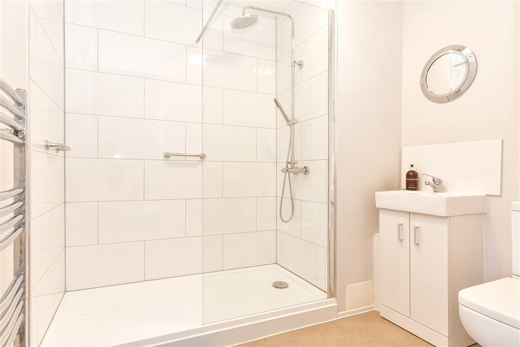 2 bed flat for saleDove Close, Walderslade, Chatham, Kent ME5 photo 5