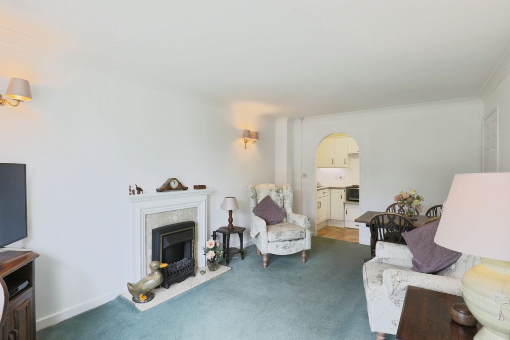 Additional image 4 of 1 bed flat for saleMalin Court, Alcester B49