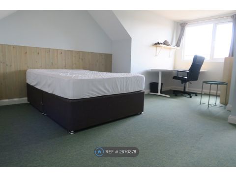 Longmead Avenue, Bristol BS7, Room to rent