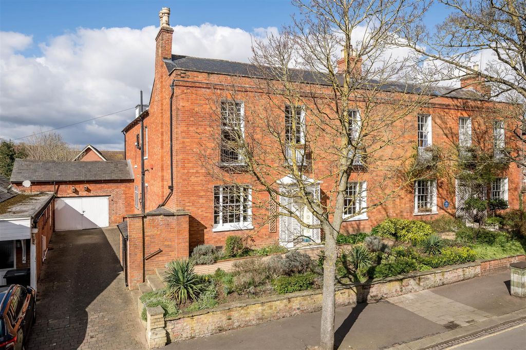 Additional image 28 of 8 bed semi-detached house for saleThe Crescent, Bedford MK40