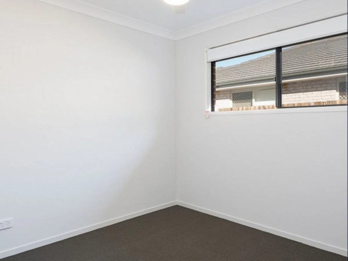 1/27 Figtree Circuit, Caboolture QLD 4510 photo 3