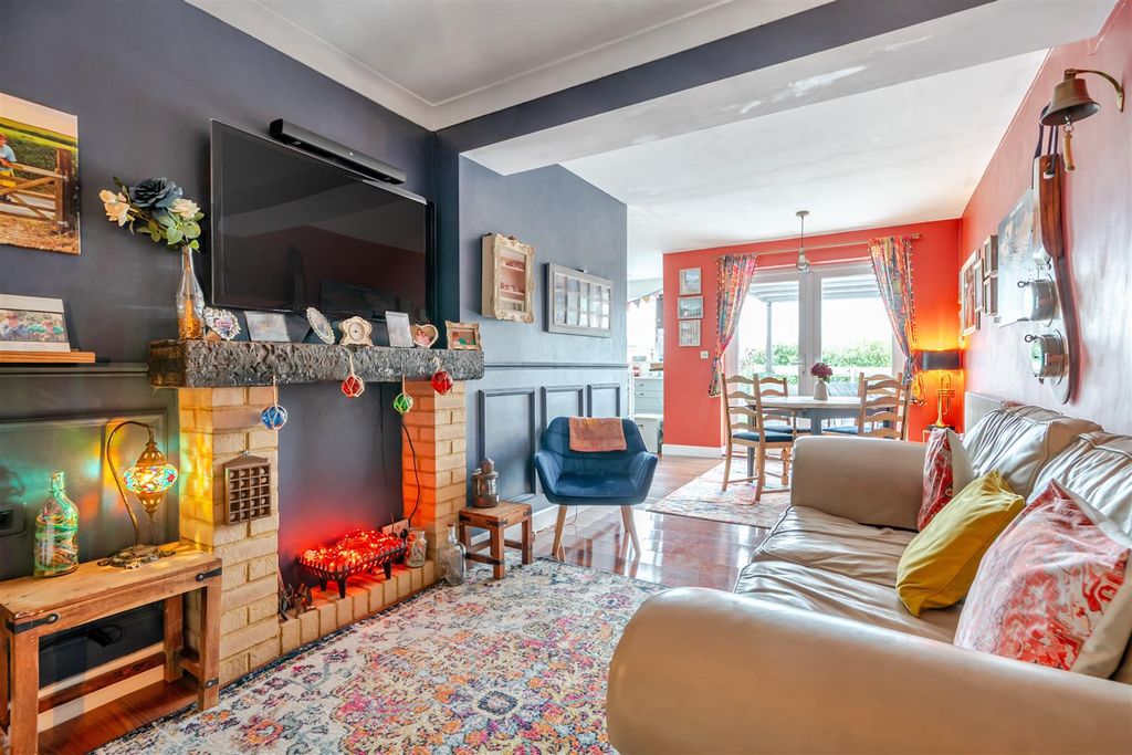 Additional image 6 of 4 bed detached house for saleNorthchurch, Berkhamsted HP4