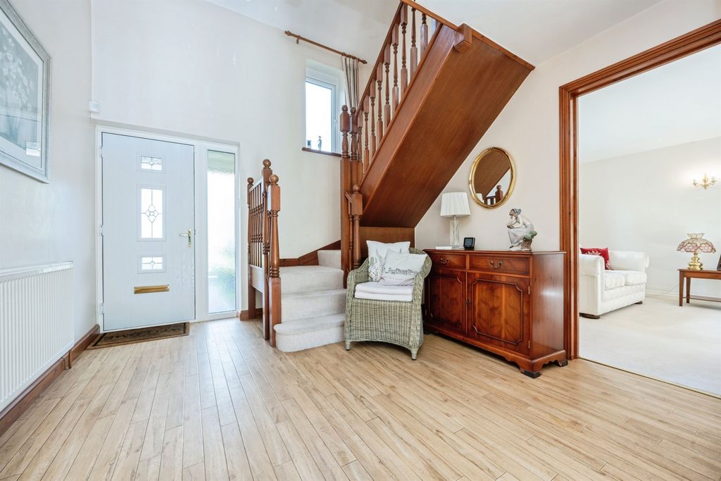 Additional image 15 of 4 bed detached house for saleSchool Lane, Weston Turville, Aylesbury HP22