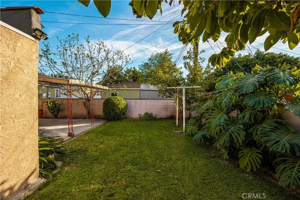 9933 San Anselmo Ave, South Gate, CA 90280