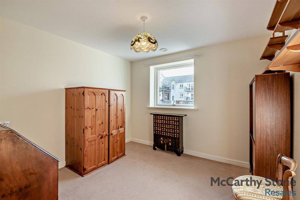 Additional image 8 of 2 bed flat for saleLady Susan, New Road, Basingstoke RG21