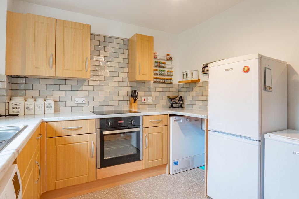 Additional image 11 of 2 bed flat for saleAdmirals Court, Inverness IV2