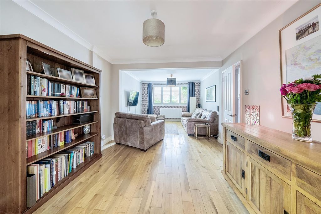 Additional image 6 of 4 bed detached house for saleNorthbrook Road, Aldershot GU11