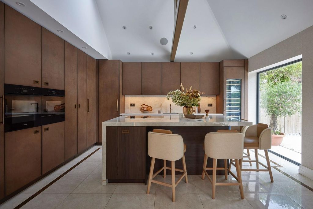 Additional image 7 of 5 bed detached house for saleWoodmansterne Lane, Banstead SM7