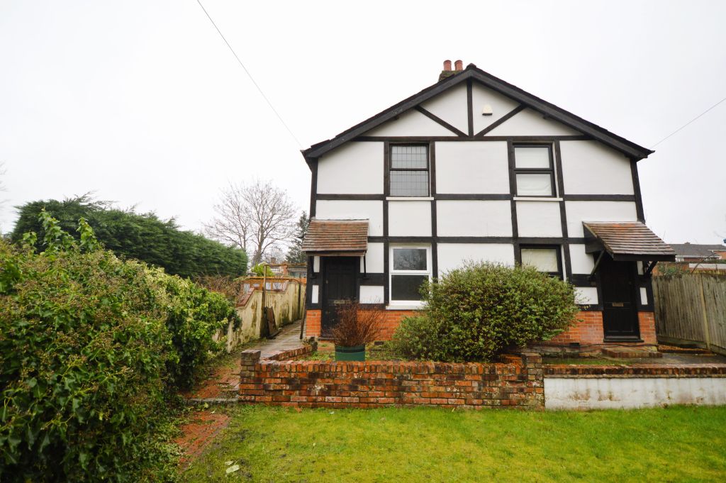 2 bed semi-detached house for saleLondon Road, Bagshot GU19
