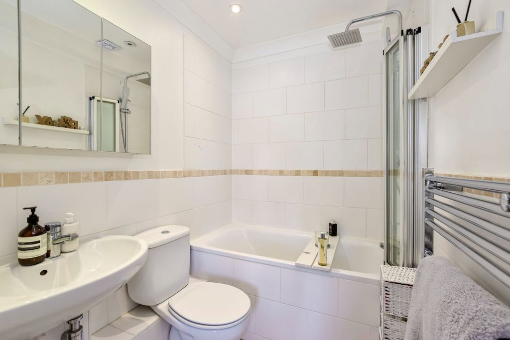 Additional image 11 of 4 bed semi-detached house for salePopes Road, Abbots Langley WD5