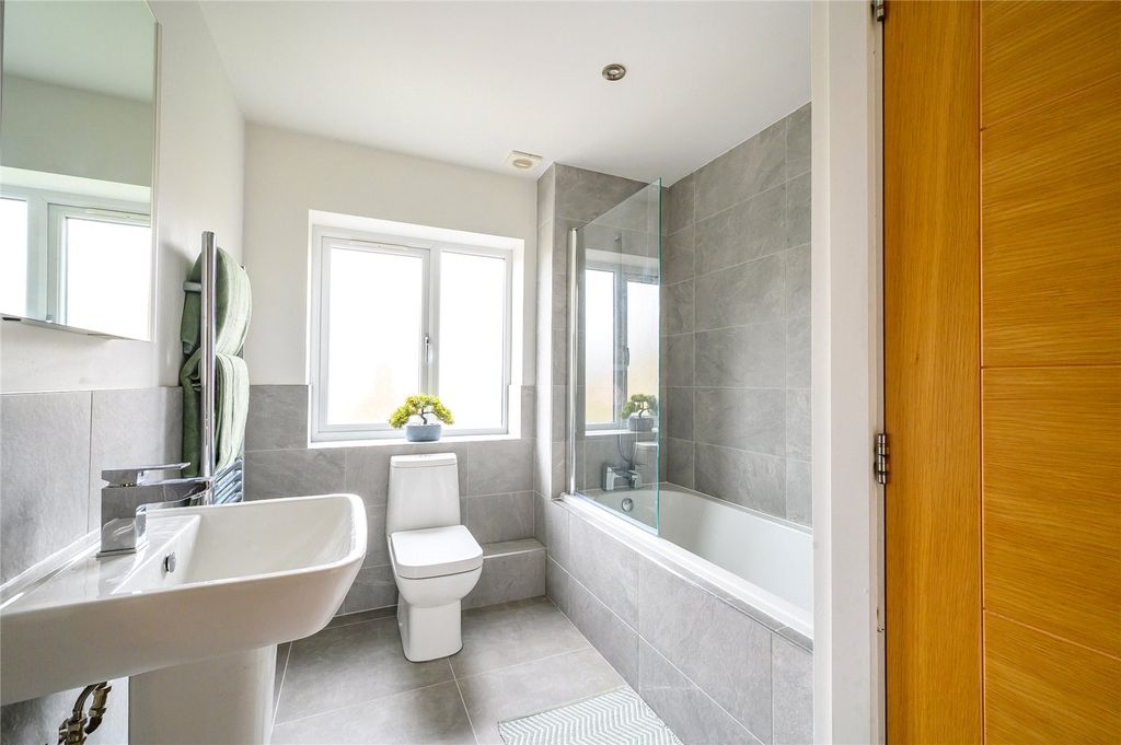 Additional image 13 of 3 bed semi-detached house for saleOakwell Croft, Batley, West Yorkshire WF17