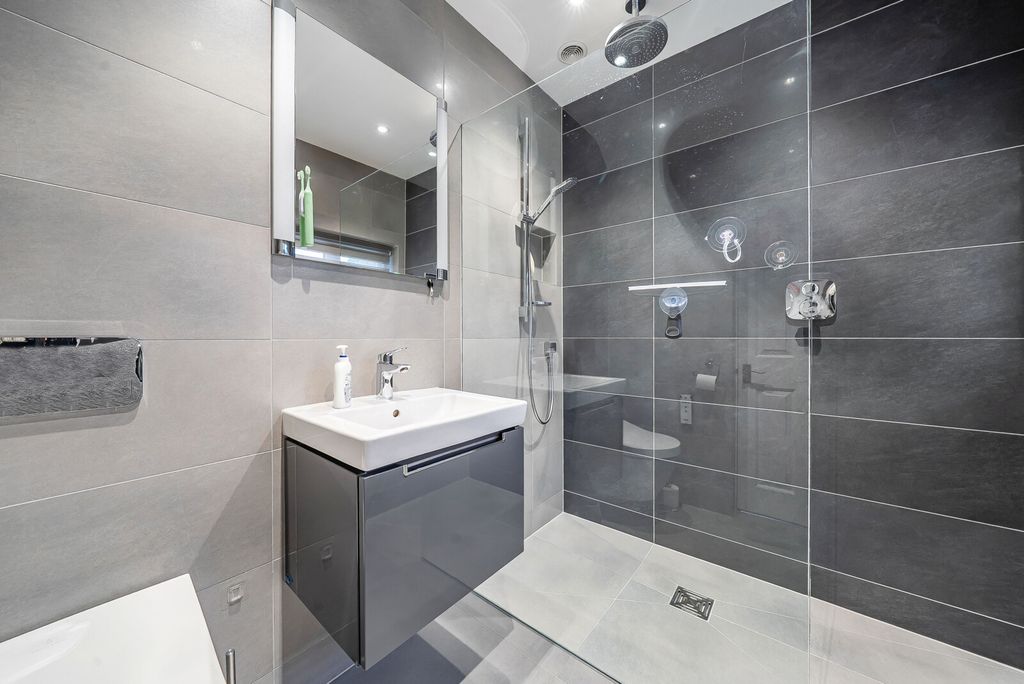 Additional image 19 of 5 bed detached house for saleHillside Road, Aldershot GU11