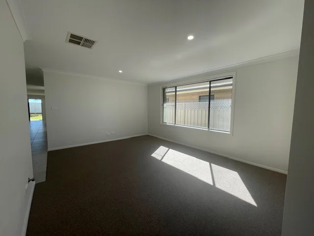Additional image 3 of 55 Champagne Drive, Dubbo NSW 2830