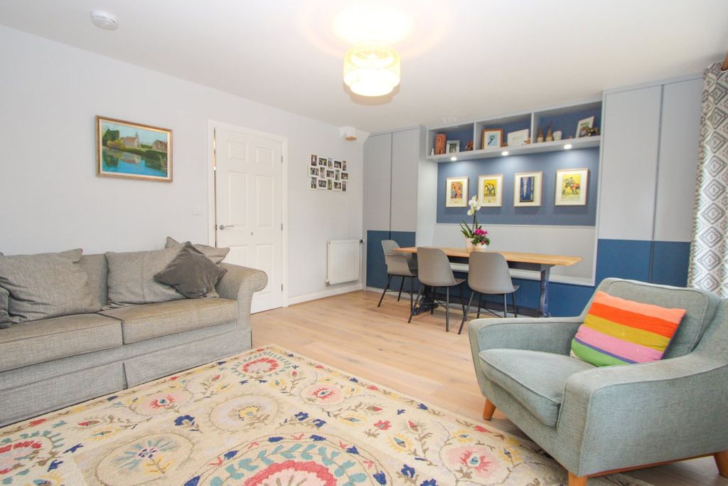 3 bed semi-detached house for saleTrinity Meadows, Chipping Sodbury BS37 photo 3