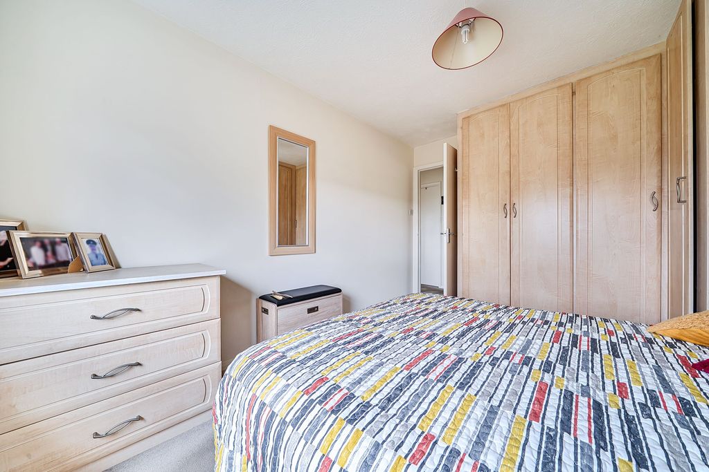 Additional image 12 of 2 bed flat for saleFarriers Close, Billingshurst RH14