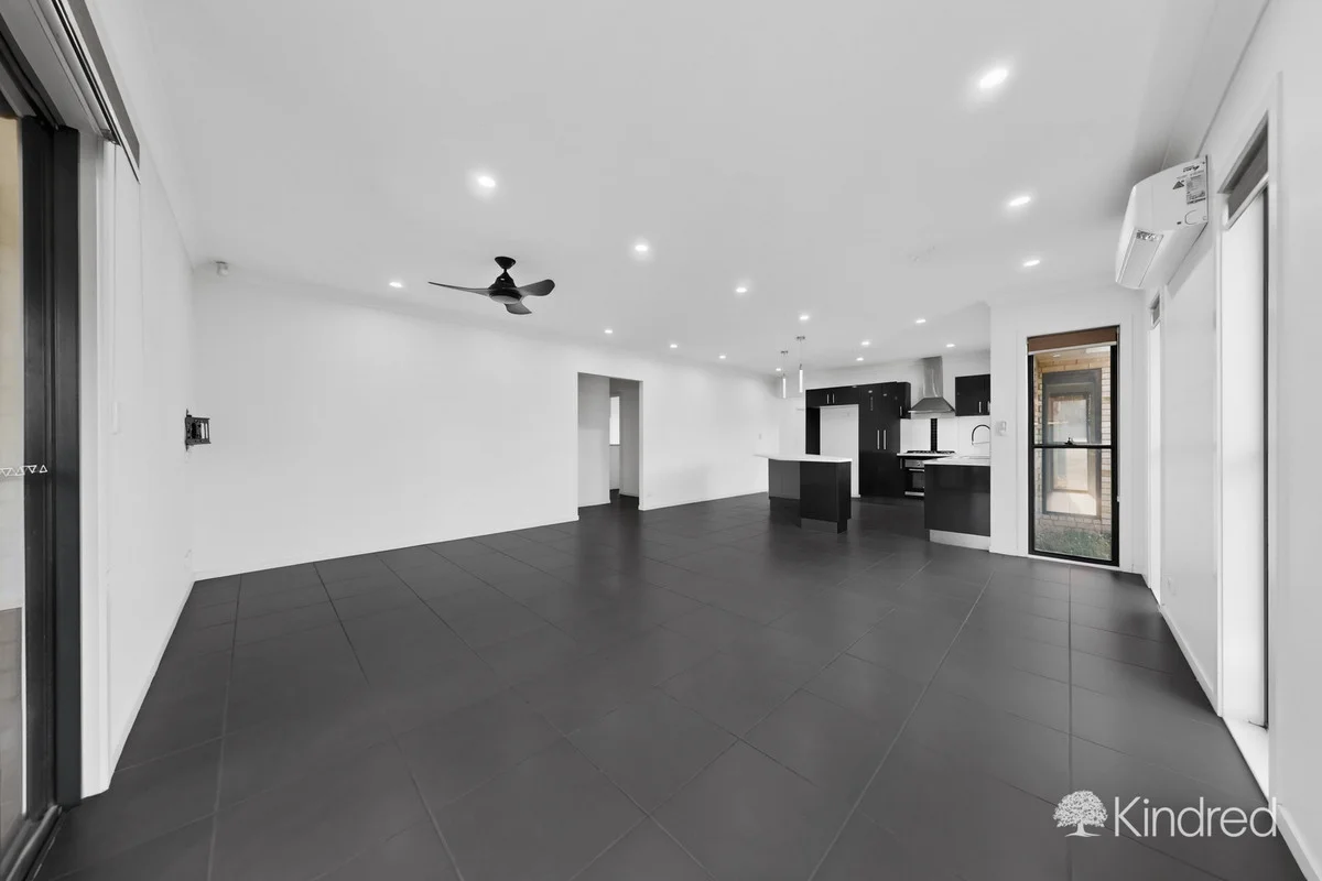 7 Sunstone Circuit, Mango Hill QLD 4509 photo 5