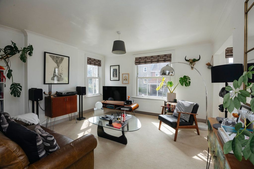 Additional image 2 of 1 bed flat for saleWest Street, Billingshurst RH14