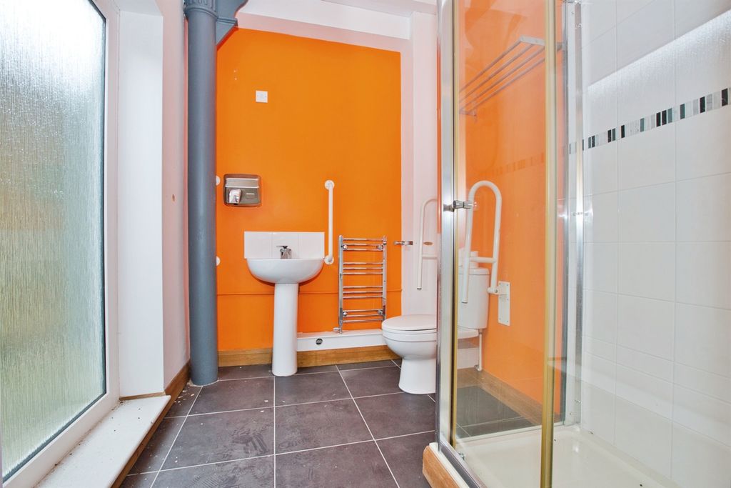 Additional image 6 of 2 bed flat for saleAbbey Street, Crewkerne TA18