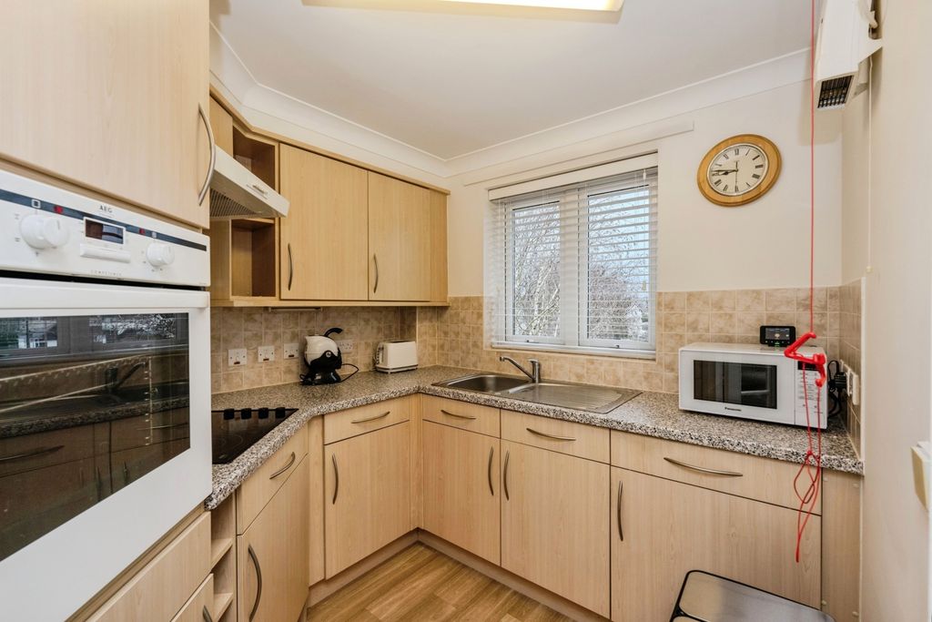 Additional image 3 of 1 bed flat for saleAlexandra Road, Gorseinon, Swansea SA4