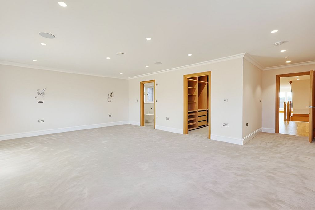 Additional image 19 of 6 bed detached house for saleCurtis Road, Emerson Park RM11