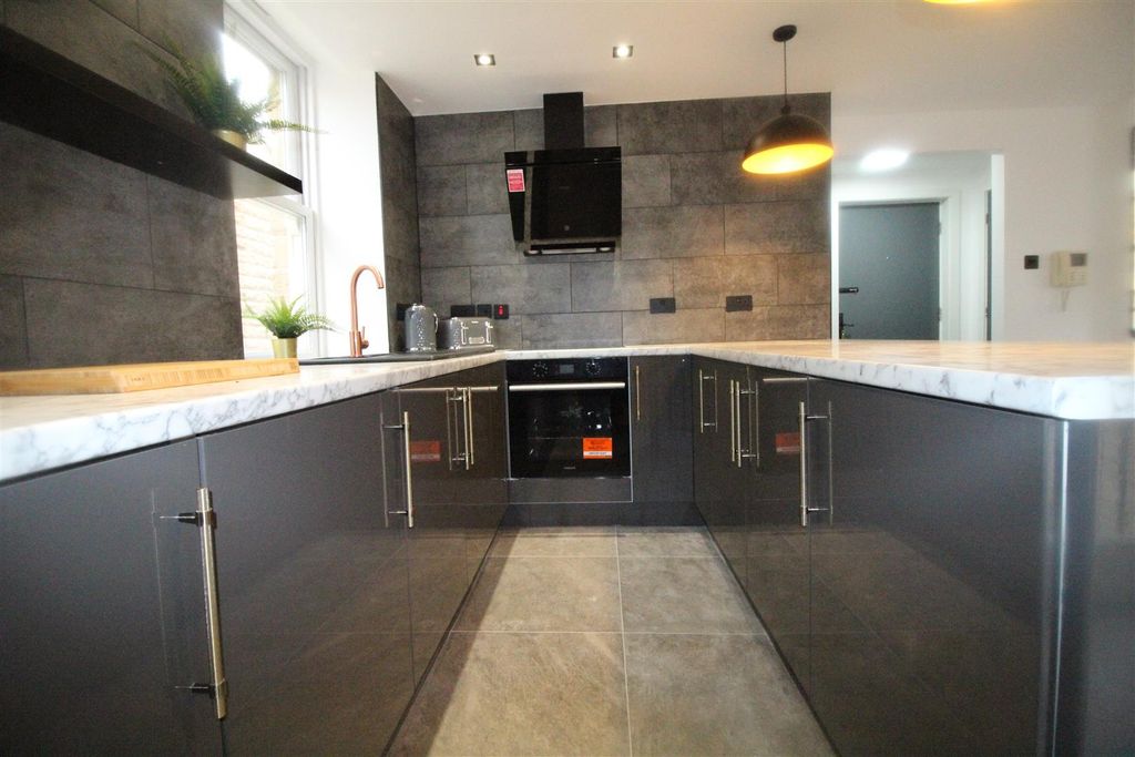 Additional image 3 of Studio for saleTextile Street, Dewsbury WF13