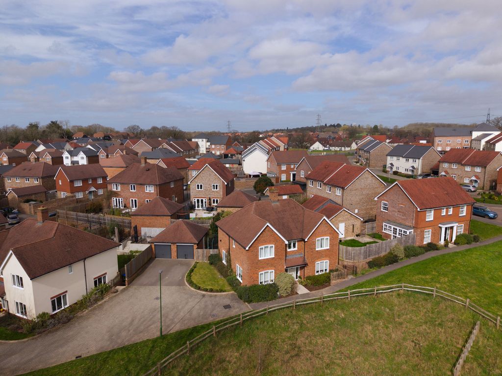 5 bed detached house for saleBarnfield, Billingshurst RH14