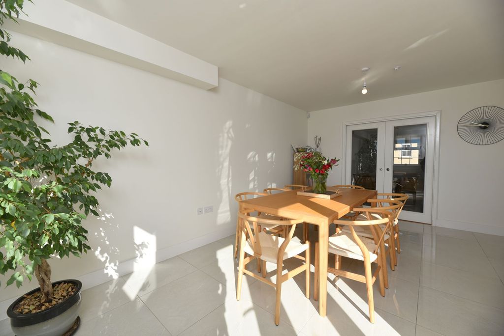 Additional image 6 of 4 bed semi-detached house for saleWharf Mews, Biggleswade SG18