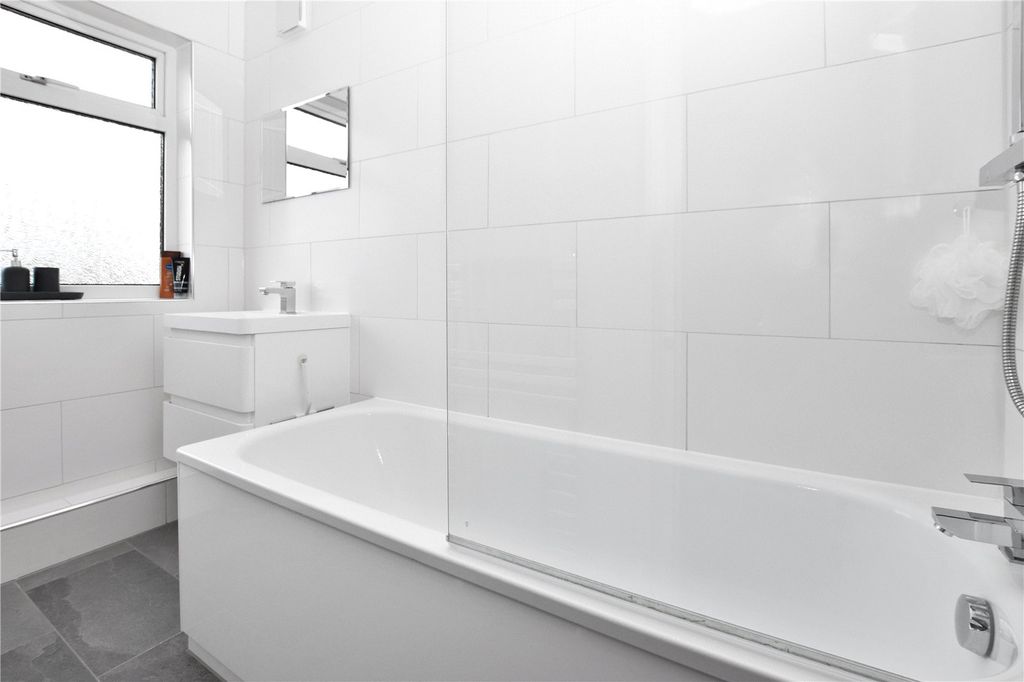 Additional image 17 of 4 bed semi-detached house for saleCumberland Drive, Bexleyheath DA7