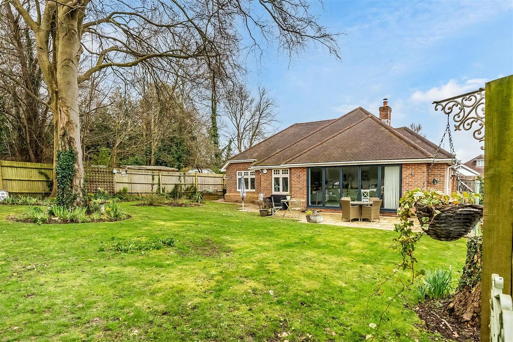 Additional image 28 of 3 bed detached bungalow for saleRoebuck Close, Ashtead KT21