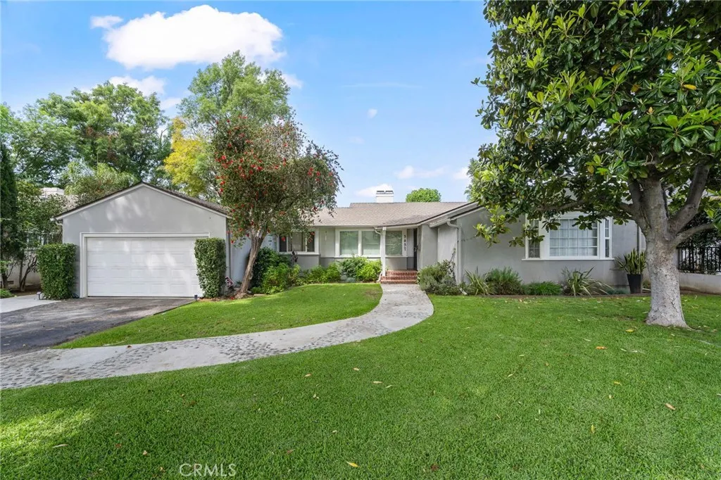 5857 Nagle Ave, Sherman Oaks, CA 91401 photo 2