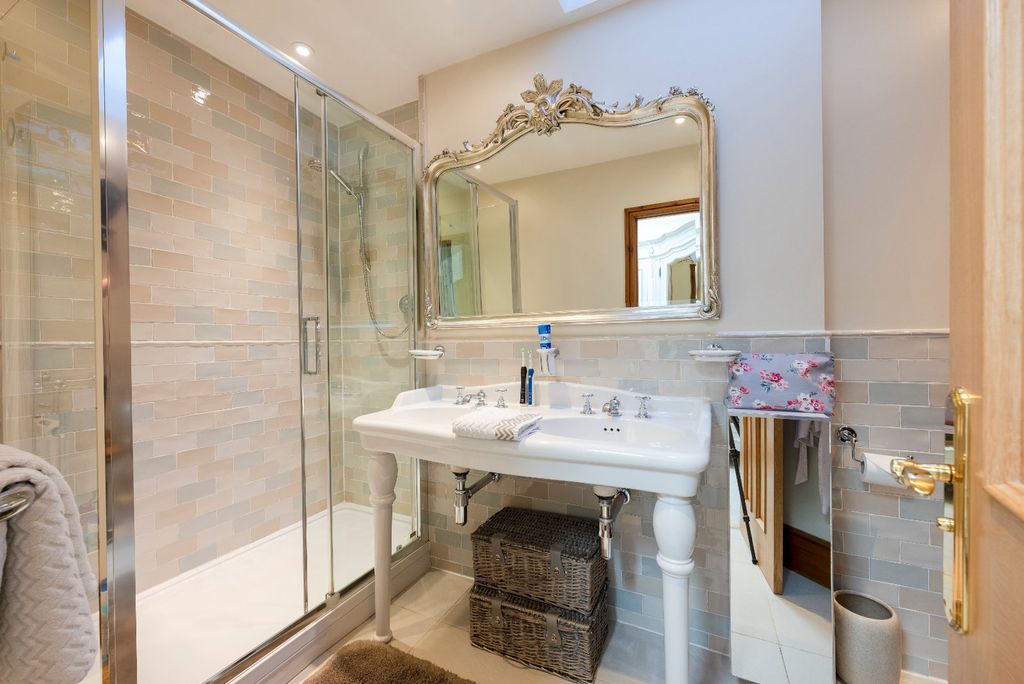 Additional image 12 of 4 bed detached house for saleOverthorpe, Banbury, Oxfordshire OX17