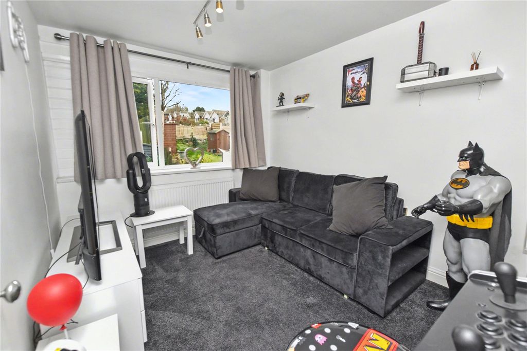 Additional image 4 of 3 bed detached house for saleCliffe Park Close, Wortley, Leeds, West Yorkshire LS12