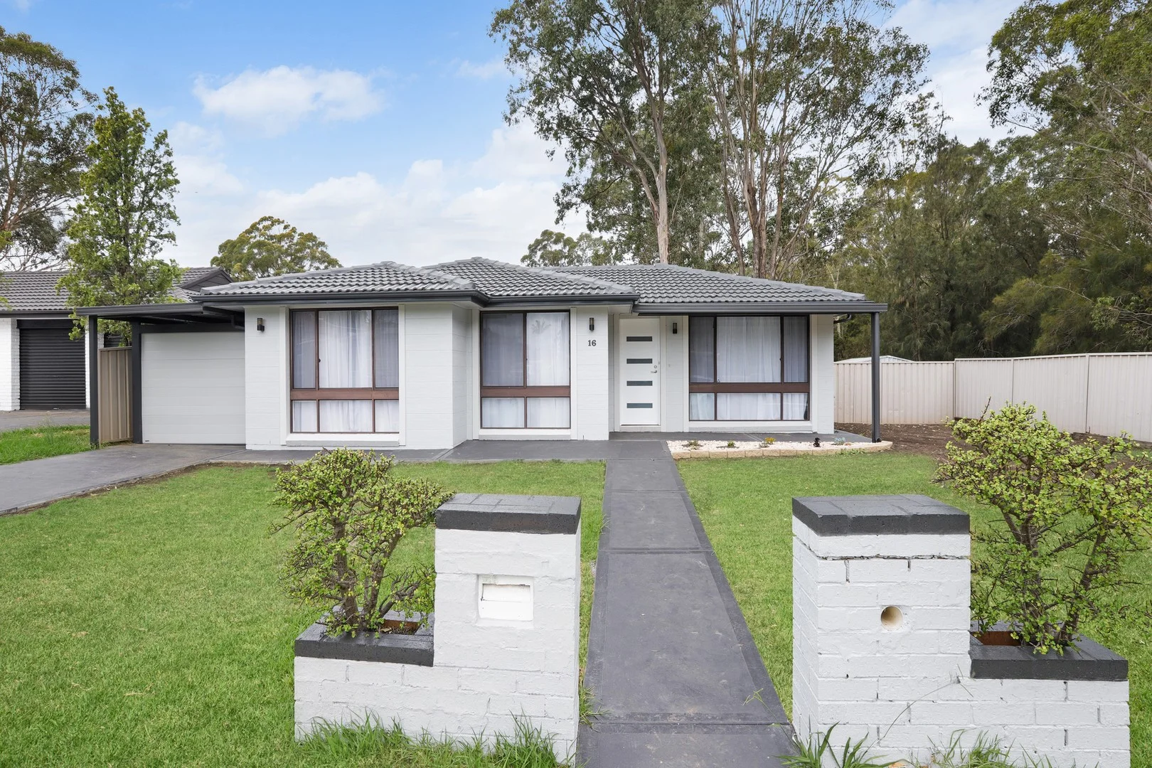 16 Janita Place, Bossley Park NSW 2176