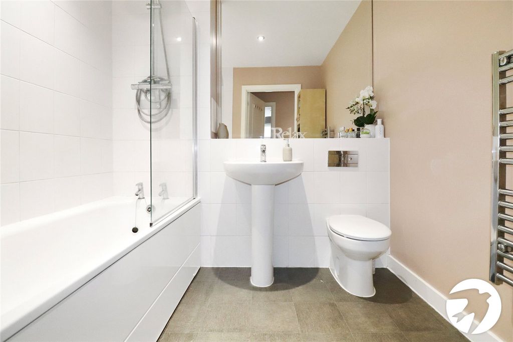 Additional image 9 of 2 bed flat for saleLittle Brights Road, Belvedere DA17