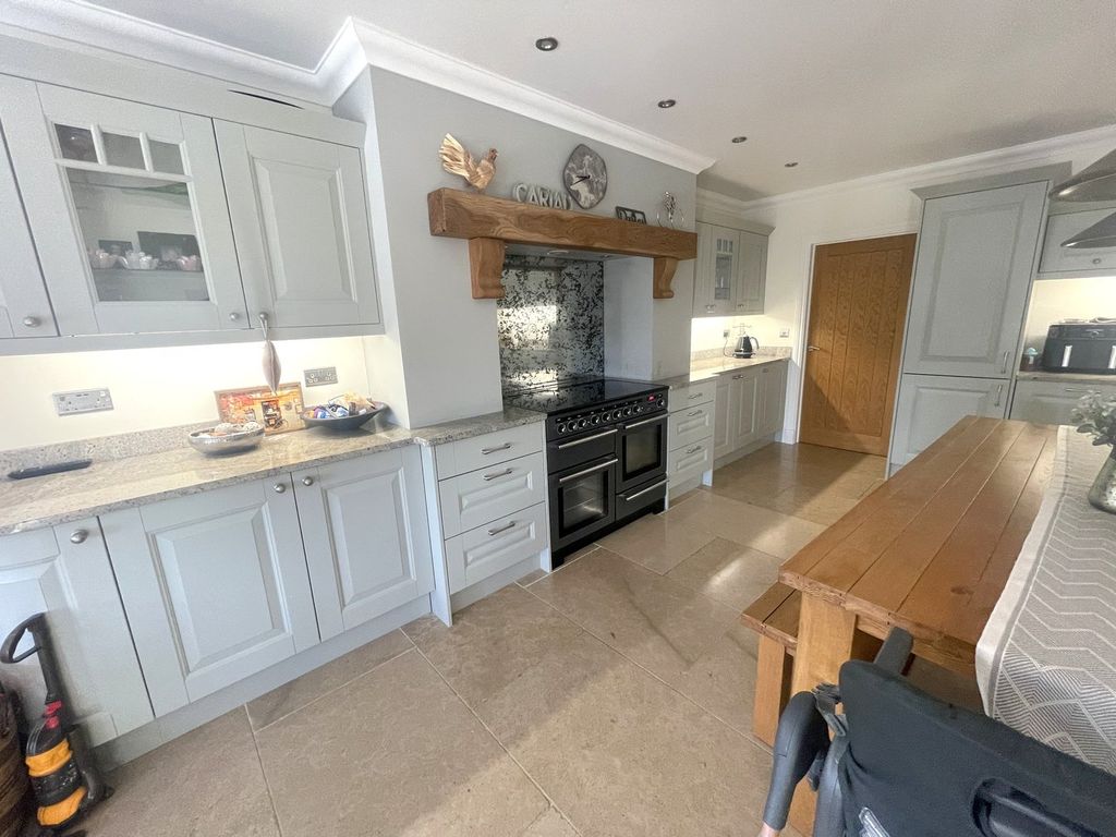 Additional image 5 of 4 bed farm for saleHeol Llanelli, Pontyates SA15