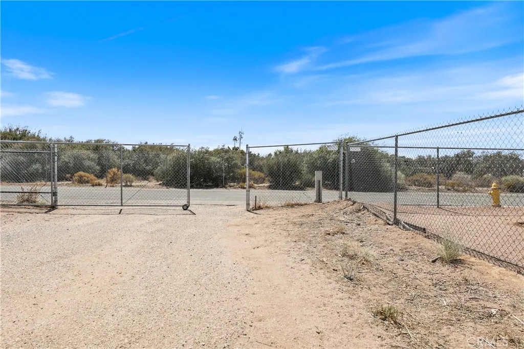 Additional image 23 of 8195 Alta Mesa Road, Oak Hills, CA 92344