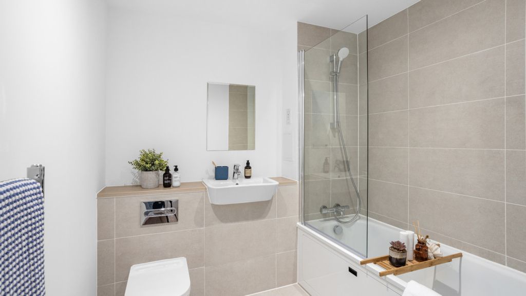 Additional image 13 of 2 bed flat for saleFlagstaff Road, Reading RG2
