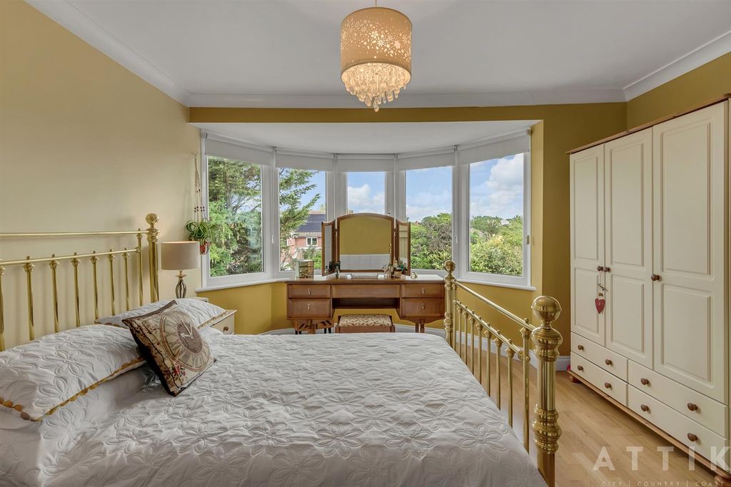 Additional image 6 of 4 bed semi-detached house for saleUpper Avenue, Halesworth IP19