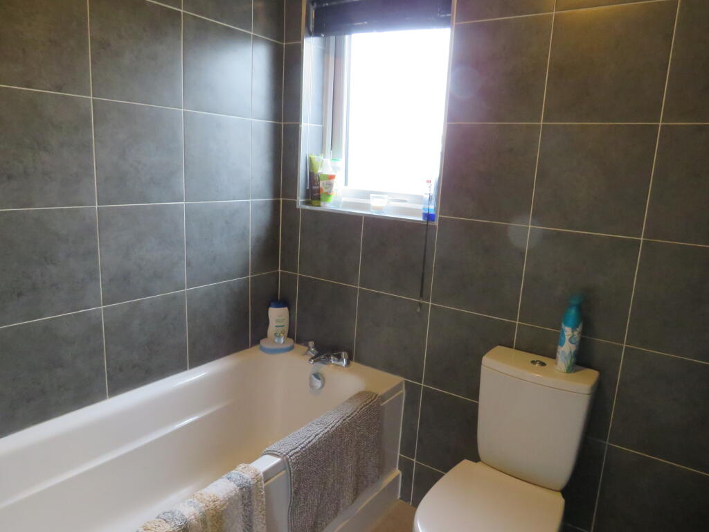 Hollydale Road photo 5