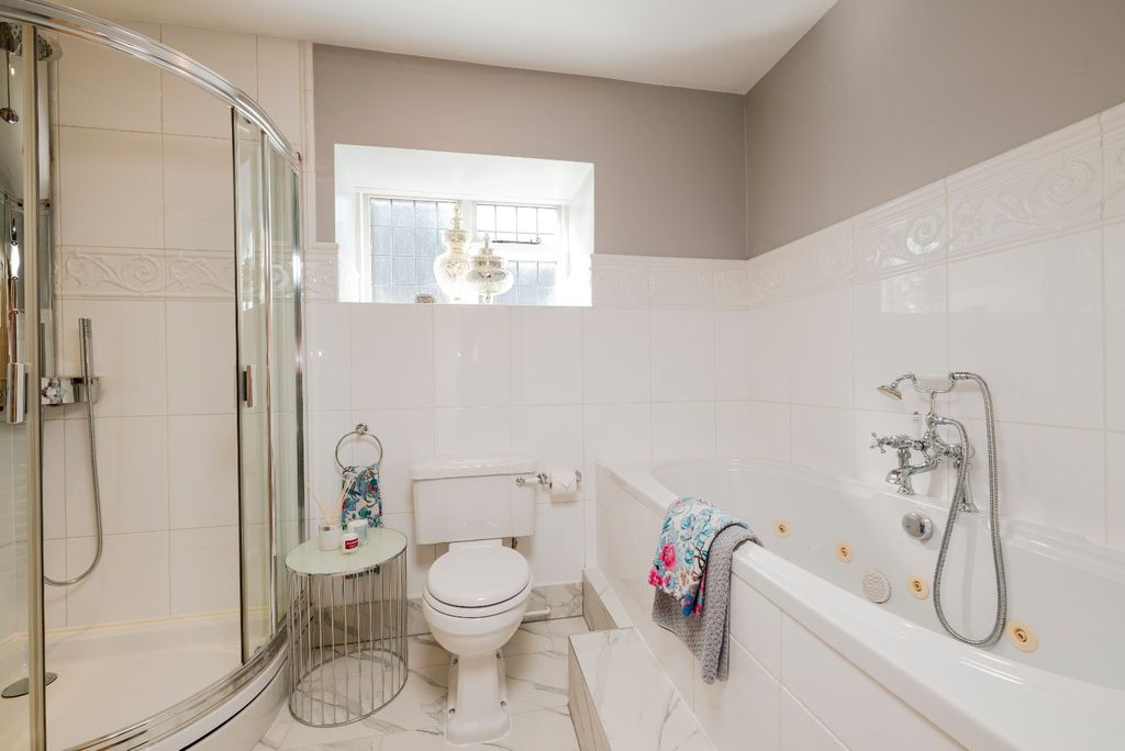 Additional image 11 of 4 bed detached house for saleOverthorpe, Banbury, Oxfordshire OX17