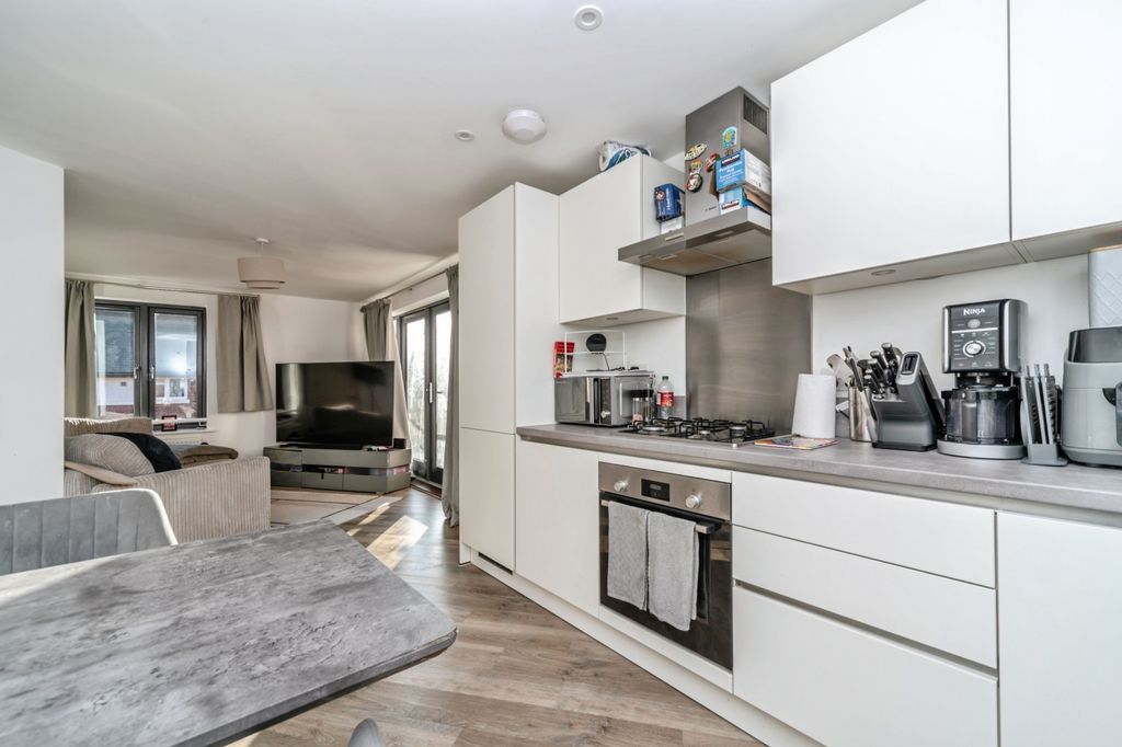 2 bed flat for saleLinden Road, Bedford MK40