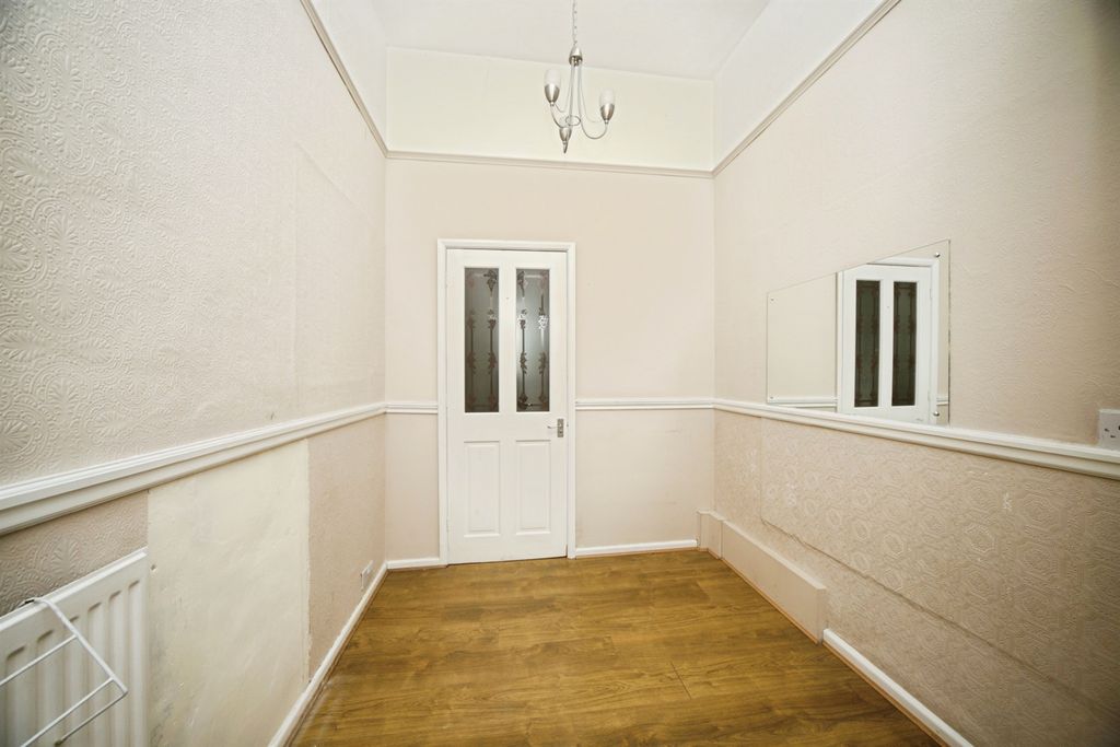 Additional image 8 of 2 bed flat for saleMarket Street, Crewkerne TA18