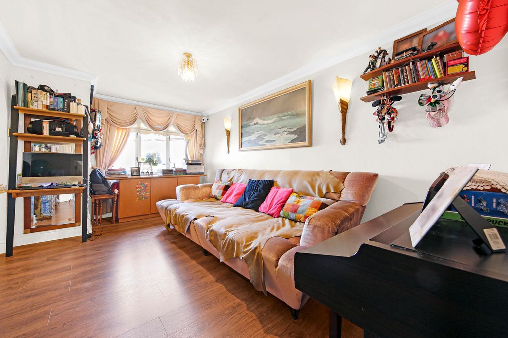 Additional image 8 of 3 bed semi-detached house for saleWaterside Close, Barking IG11