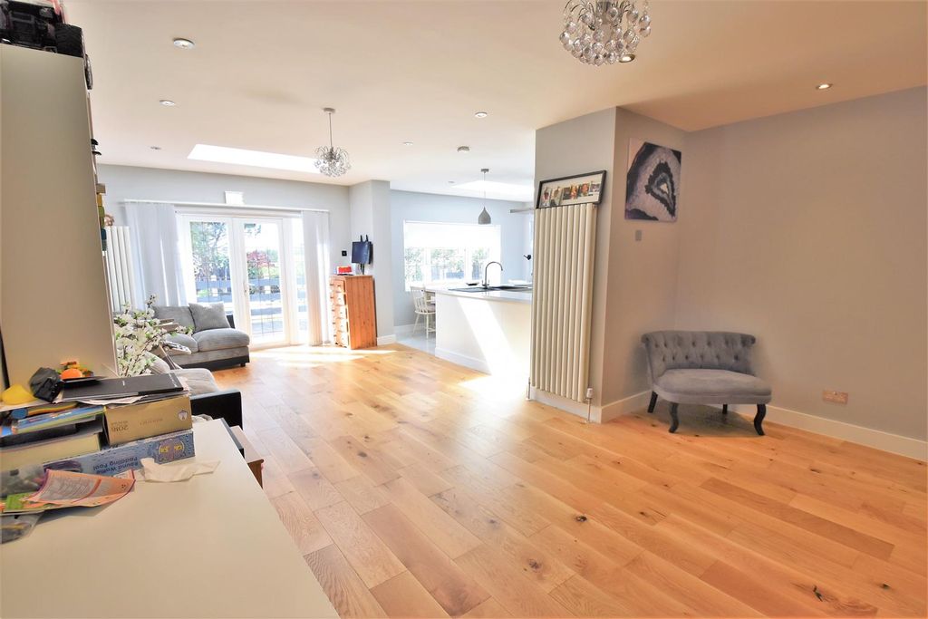 Additional image 16 of 5 bed semi-detached bungalow for saleHadley Road, Belvedere DA17
