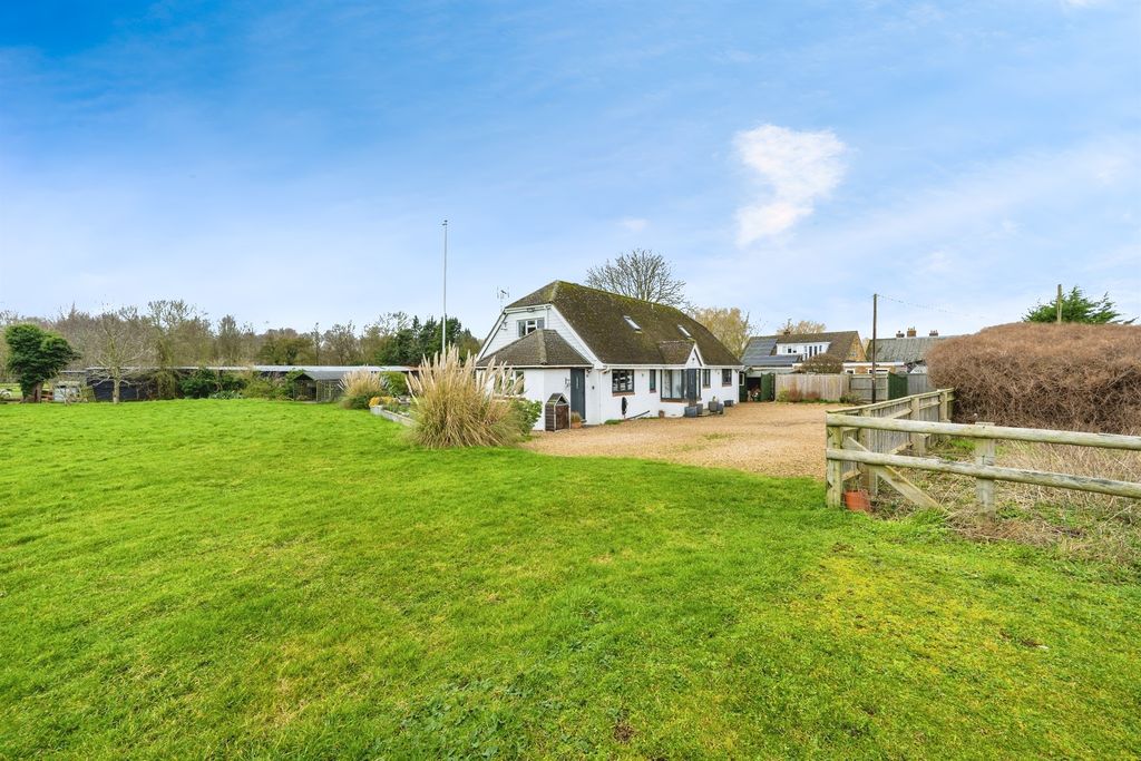 Additional image 28 of 4 bed detached house for saleBrook End, Weston Turville, Aylesbury HP22