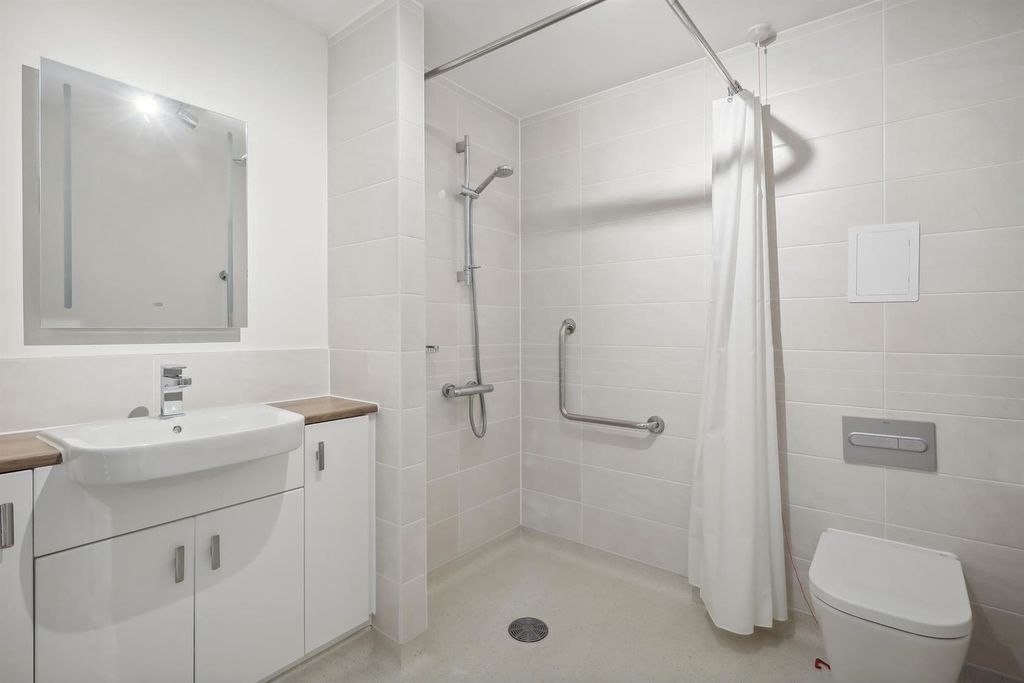 Additional image 7 of 1 bed flat for saleWayfarer Place, The Dean, Alresford SO24