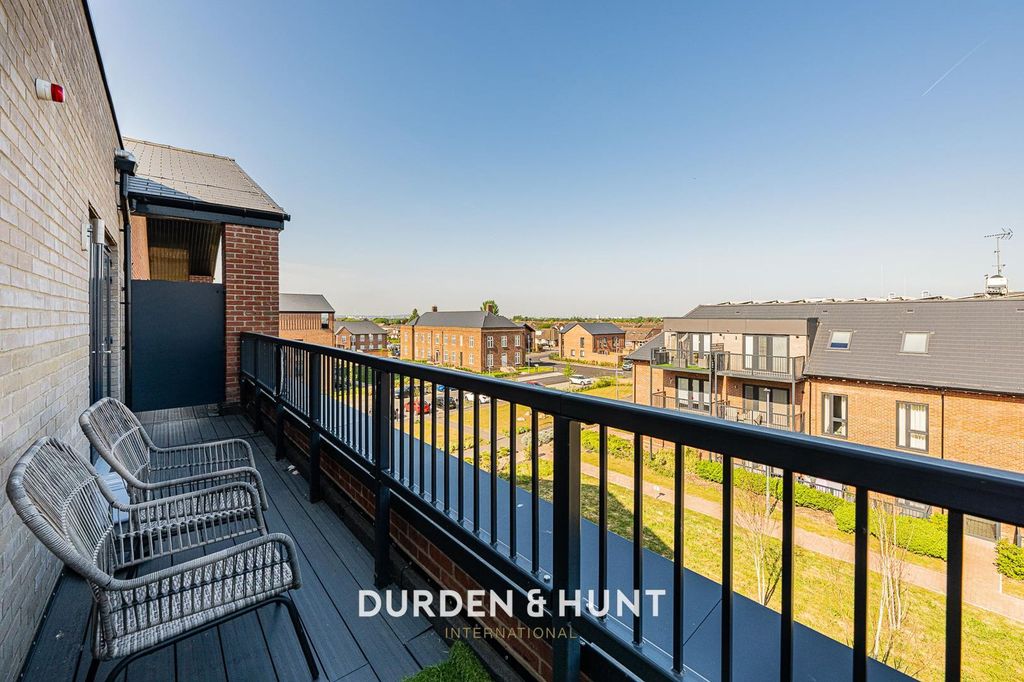 Additional image 12 of 2 bed flat for saleFinlay Gardens, Hornchurch RM12